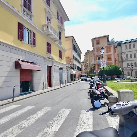 Le Sorelle - Elegant Beachfront Apartament