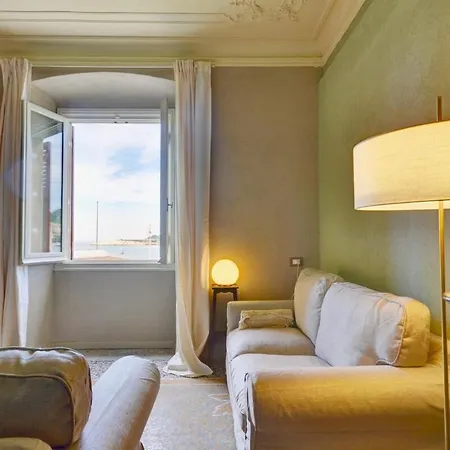 Le Sorelle - Elegant Beachfront Rapallo