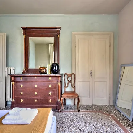 Апартаменти Le Sorelle - Elegante Appartamento Fronte Mare - 6 Posti Letto - Con Posto Auto Privato Рапалло