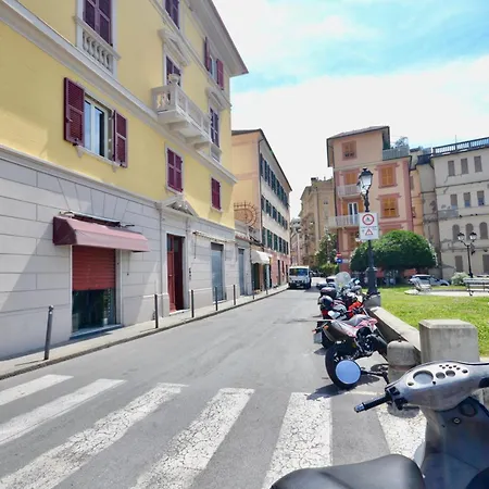 Le Sorelle - Elegante Fronte Mare - 6 Posti Letto - Con Posto Auto Privato Apartmán *