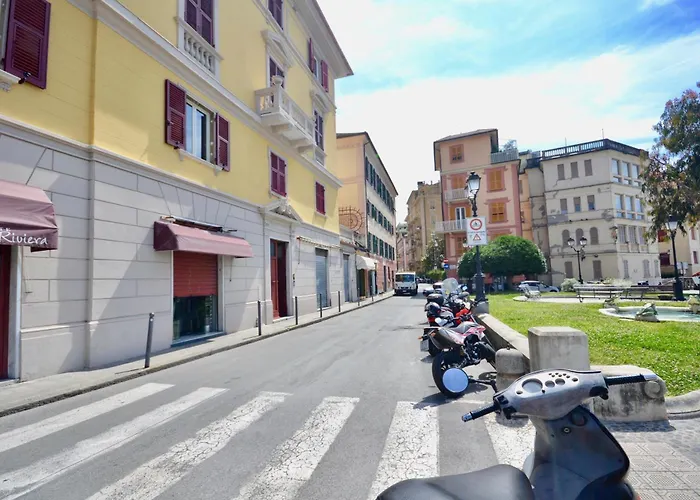 Le Sorelle - Elegante Fronte Mare - 6 Posti Letto - Con Posto Auto Privato Apartmán *